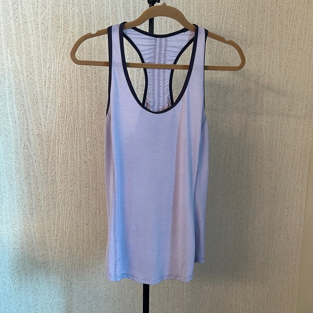 Lululemon Size 6 Tank with Silver Lining